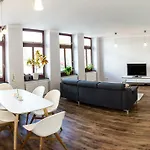 Dd Apartment *